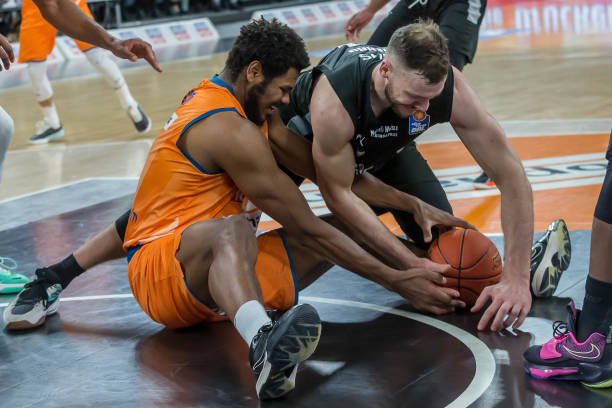 在一场充满 在一场充满